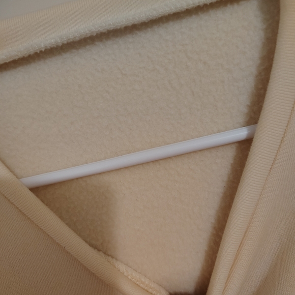 Cream Halloween Graphic Sweatshirt Fits Like XL NO SIZE TAG - Picture 3 of 3